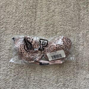 NWT Victoria's Secret Leopard Print Bra in Pink